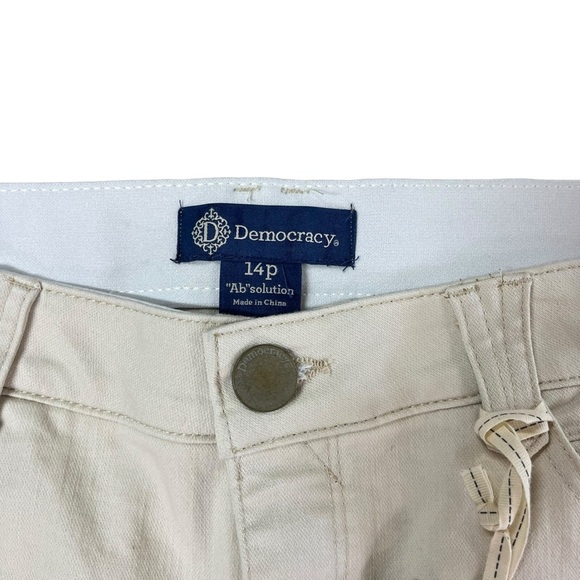 Democracy High Rise Slimming Off White Ankle Skimmer Denim Stretch Jean Size NWT - Picture 5 of 11